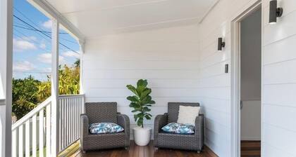 Charming 3 Bed 2 Bath Cottage