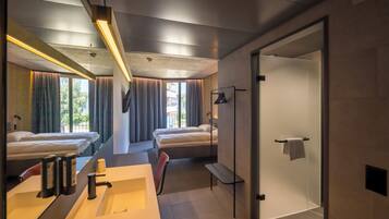 Quarto casal standard | Espaço de trabalho para notebook, quartos à prova de som