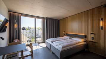 Double Room, Accessible | Laptop workspace, soundproofing, free WiFi, bed sheets