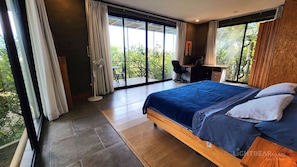 3 bedrooms, desk, iron/ironing board, WiFi