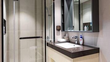 Standard Apartment | Bathroom | Shower, hydromassage showerhead, designer toiletries, hair dryer