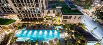 Happy Light Apartment in the Cardinal Court 