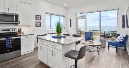 Oceanfront Coastal Luxe 705 - Bikes & Beach Gear