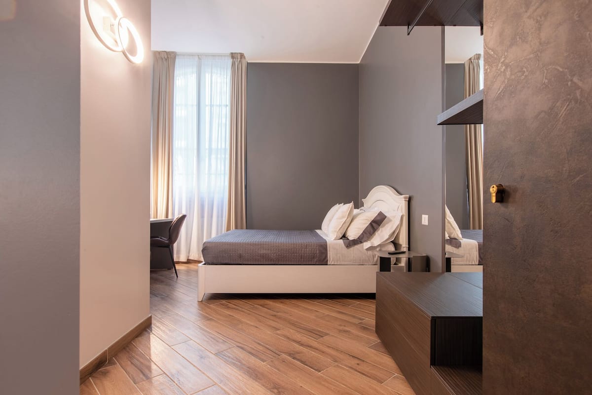Classic Room, City View | Frette Italian sheets, premium bedding, minibar, desk