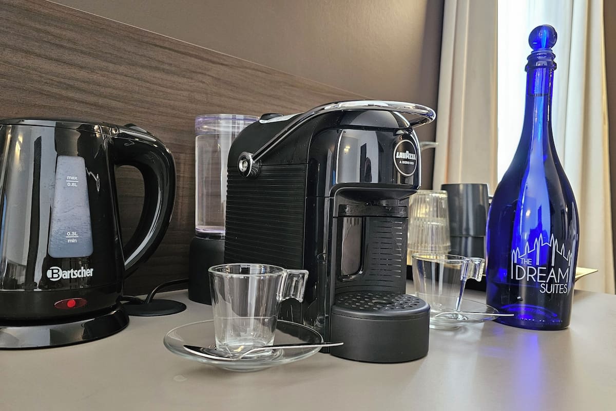 Kaffee und/oder Kaffeemaschine