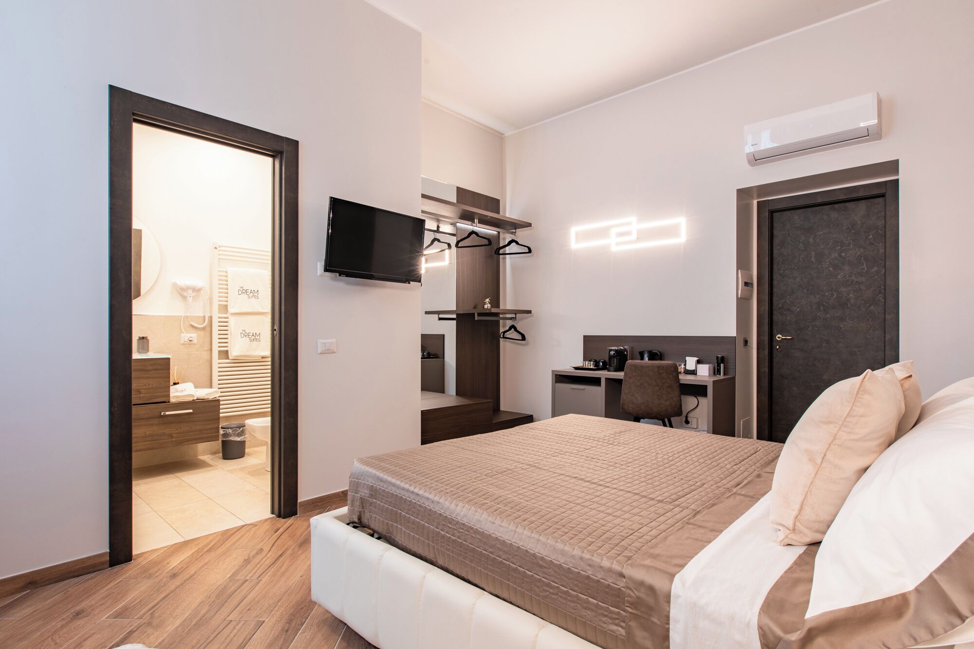 Tripla Luxury | Lenzuola Frette, biancheria da letto di alta qualità, minibar