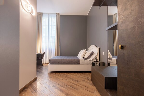 Frette Italian sheets, premium bedding, minibar, individually furnished