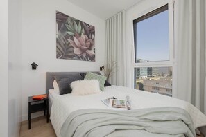 2 室のベッドルーム、アイロン / アイロン台、WiFi、ベッドシーツ