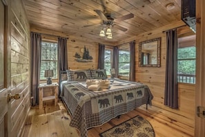 3 bedrooms, iron/ironing board, free WiFi, bed sheets - Creekfront, fire pit, hot tub and pets welome - He (Mineral Bluff)