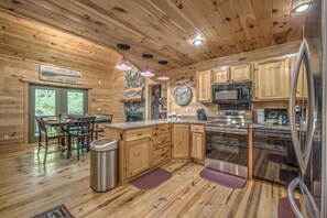 Fridge, oven, dishwasher, coffee/tea maker