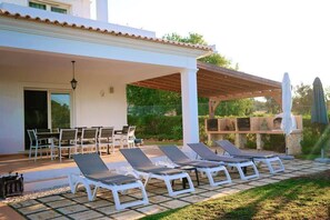 Villa | Utendørsservering