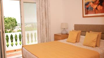 Villa | 5 bedrooms, iron/ironing board, free WiFi, bed sheets