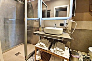 Shower, bidet - Fabio Massimo Guest House - Deluxe Double Room with 1 Extra Bed (Roma)