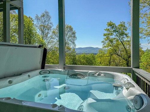 Mountain Dream | Beautiful Mountain Home with Hot Tub