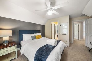 5 bedrooms, desk, iron/ironing board, free WiFi - Mountain Dream | Beautiful Mountain Home with Hot Tub (Arden)