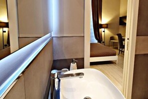 1 bedroom, WiFi - Fabio Massimo Guest House - Camera Matrimoniale (Roma)