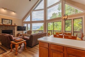 Télévision, cheminée