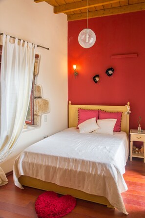 3 slaapkamers, een strijkplank/strijkijzer, wifi, beddengoed