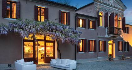 Elegant villa veneta in the countryside of trevigiana