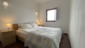 4 makuuhuonetta, silitysrauta/-lauta, Wi-Fi, vuodevaatteet