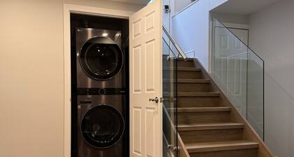 Spacious Bottom-Floor 2BR Suite