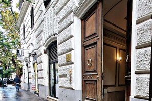 Exterior detail - Fabio Massimo Guest House - Economy Double Room (Roma)