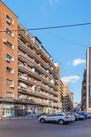 Exterior - Cozy “Cabin” - Heart of Bucharest (București)