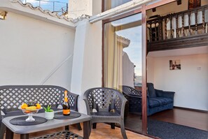 Outdoor dining - Cozy “Cabin” - Heart of Bucharest (București)