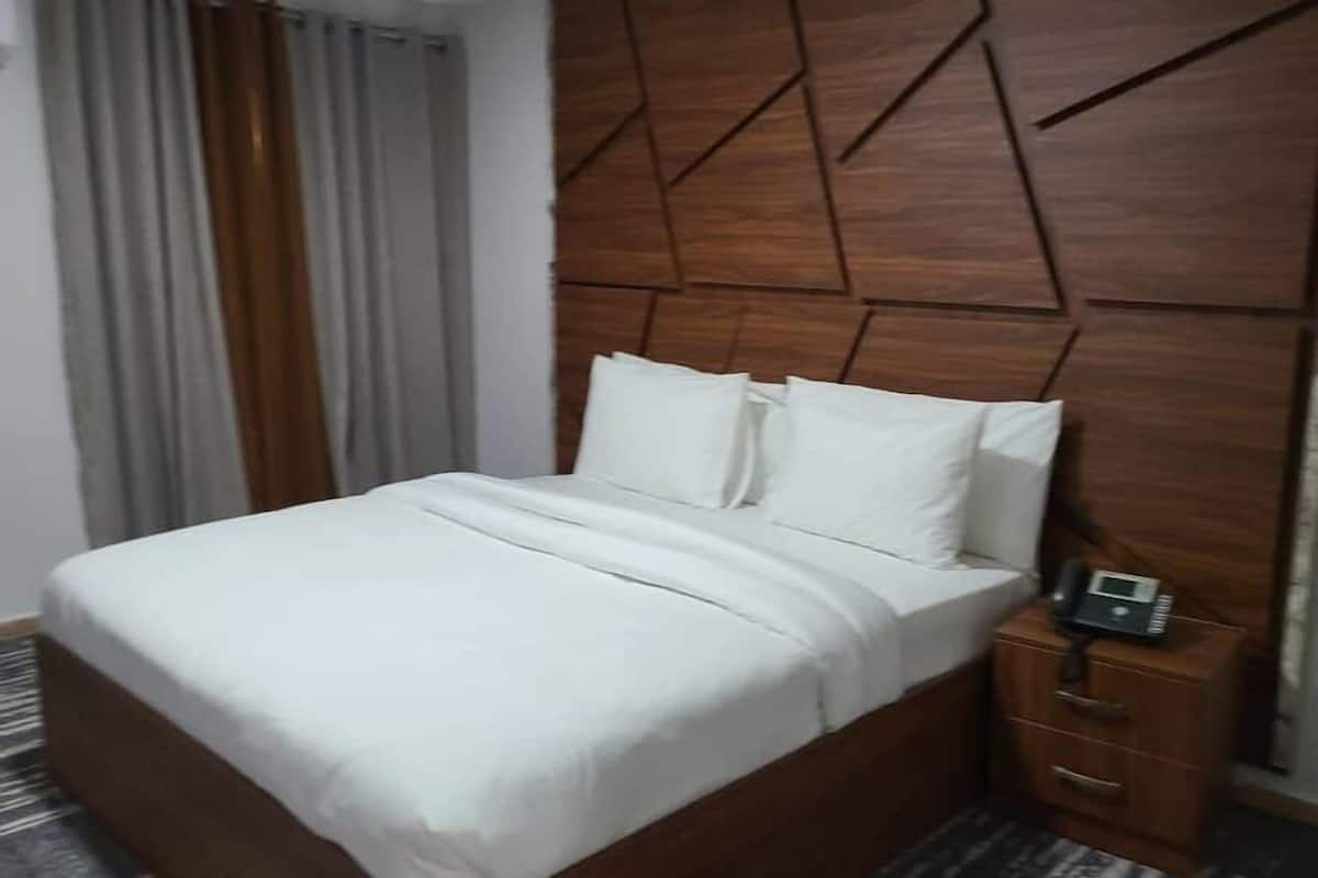 1 bedroom, minibar, in-room safe, desk