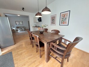 Dining - Helle Wohnung mit Eigenem Gartenstück (Arnsberg)