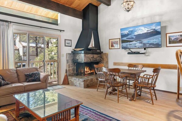 Smart TV, fireplace, DVD player, books