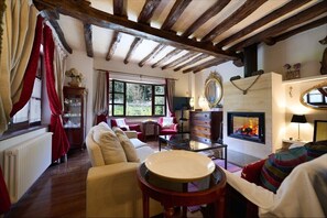 Unclassified image, 5 of 28, button