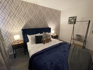 House | 3 bedrooms, iron/ironing board, free WiFi, bed sheets - Convenient 3 bd House Salford 7 Guests (Salford)