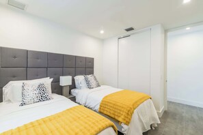 2 bedrooms, iron/ironing board, travel cot, WiFi