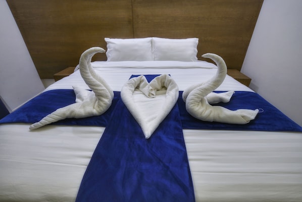 雙人或雙床房 | 房內夾萬、免費 Wi-Fi