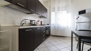 Apartment (1 Bedroom) | Private kitchen | Microwave, oven
