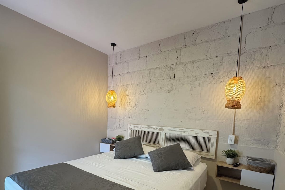 Ropa de cama de alta calidad, wifi gratis y ropa de cama
