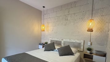 ํธ๋๋์
๋ ๋๋ธ๋ฃธ | ๊ณ ๊ธ ์นจ๊ตฌ, ๋ฌด๋ฃ WiFi, ์นจ๋ ์ํธ