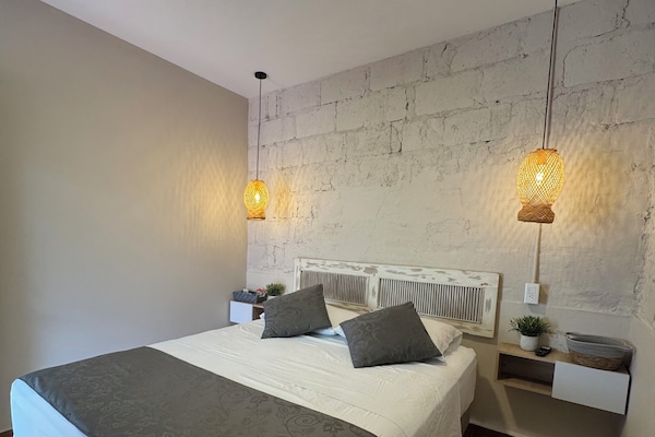 Ropa de cama de alta calidad, wifi gratis y ropa de cama