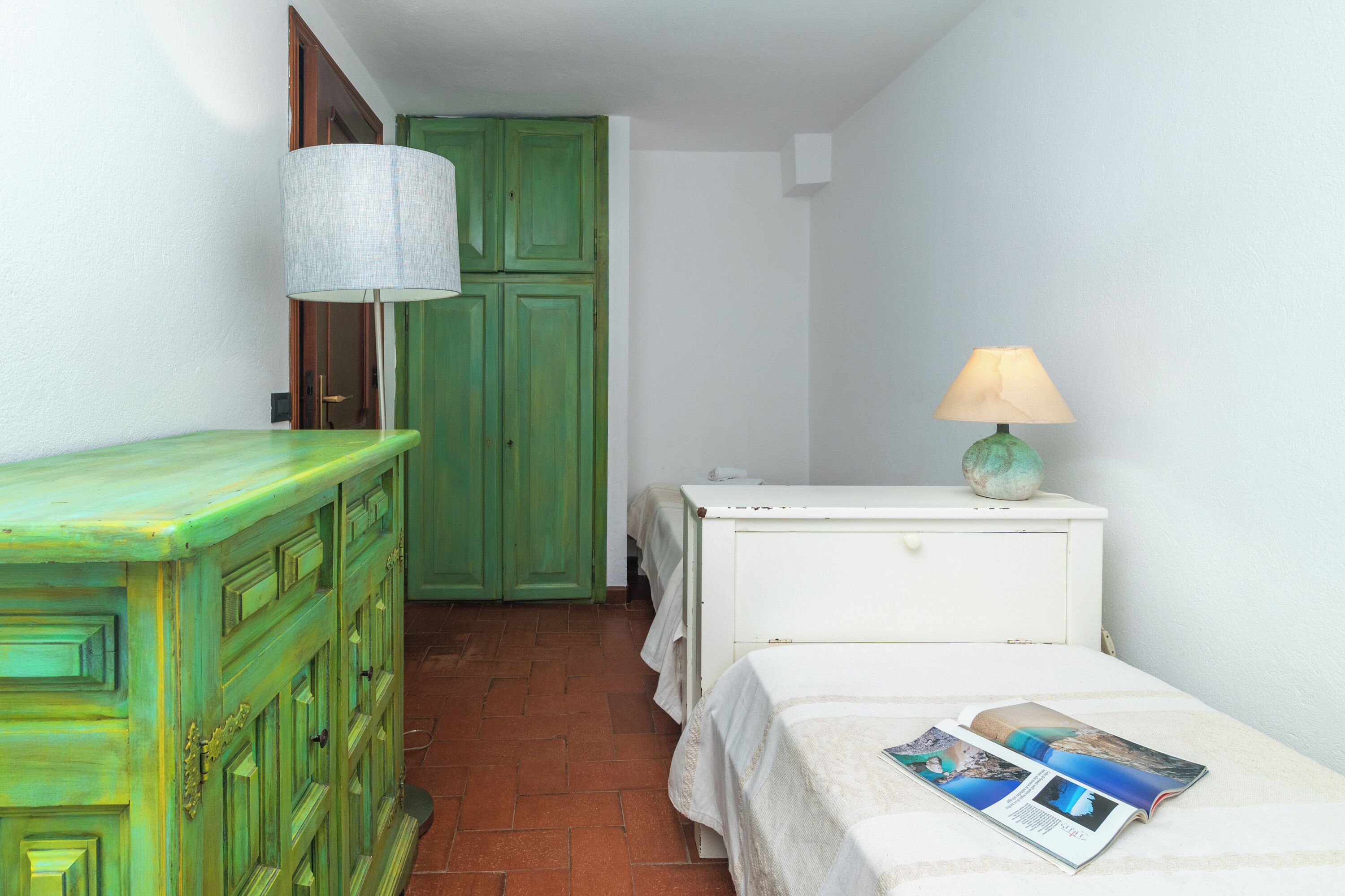 2 多间卧室、收费 WiFi、床单