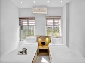 スーペリア ルーム | デスク、ベッドシーツ