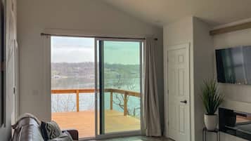 Smart TV, fireplace, table tennis, books