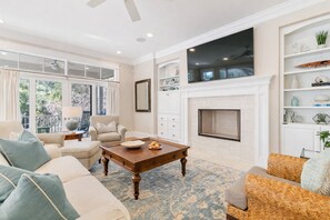 Smart TV, fireplace - Lowcountry Elegance, outstanding views (Kiawah Island)
