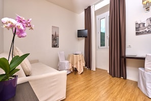 Superior Room, Lake View