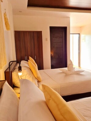 Premier Room | Desk, free WiFi