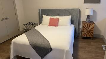 1 bedroom, iron/ironing board, travel cot, free WiFi