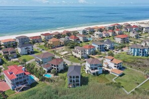 Exterior - The Salty Seahorse has One Shell of a View! (Gulf Shores)