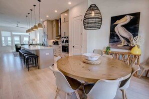 Dining - The Salty Seahorse has One Shell of a View! (Gulf Shores)