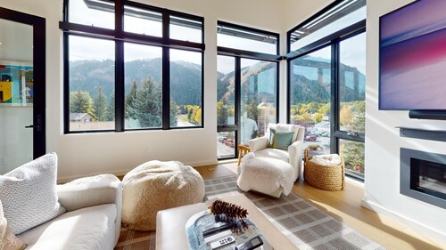 Residences at One Twenty - Spectacular Penthouse Near Downtown Ketchum
