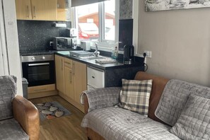 TV - Grey Shells 2-bed Chalet in Bridlington South Shore (Bridlington)